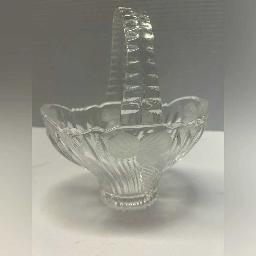 Vintage Crystal Basket‎ with Handle Clear Glass Candy Dish Vanity Decor